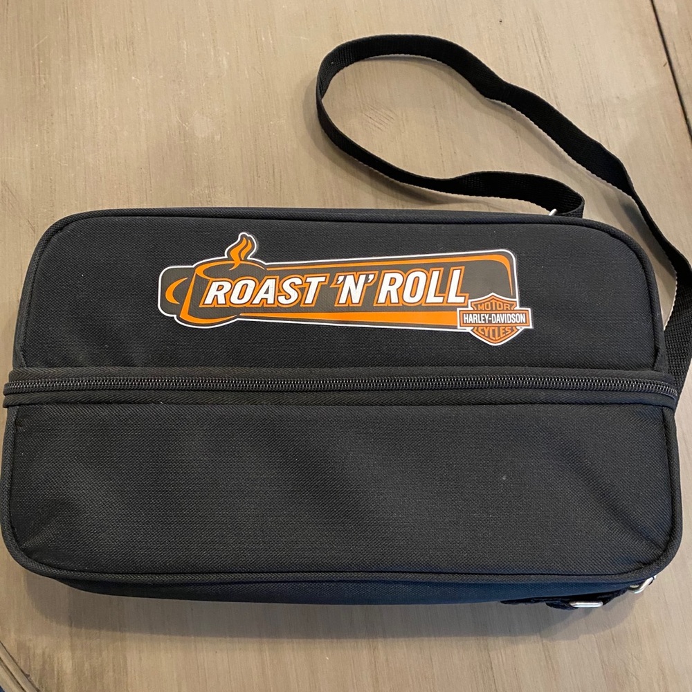 Harley Davidson Roast and Roll Set
